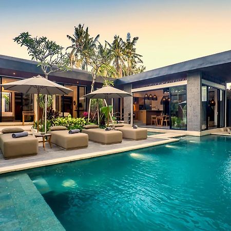 Sarang Cocoon Villa Ubud By Balisuperhost ภายนอก รูปภาพ